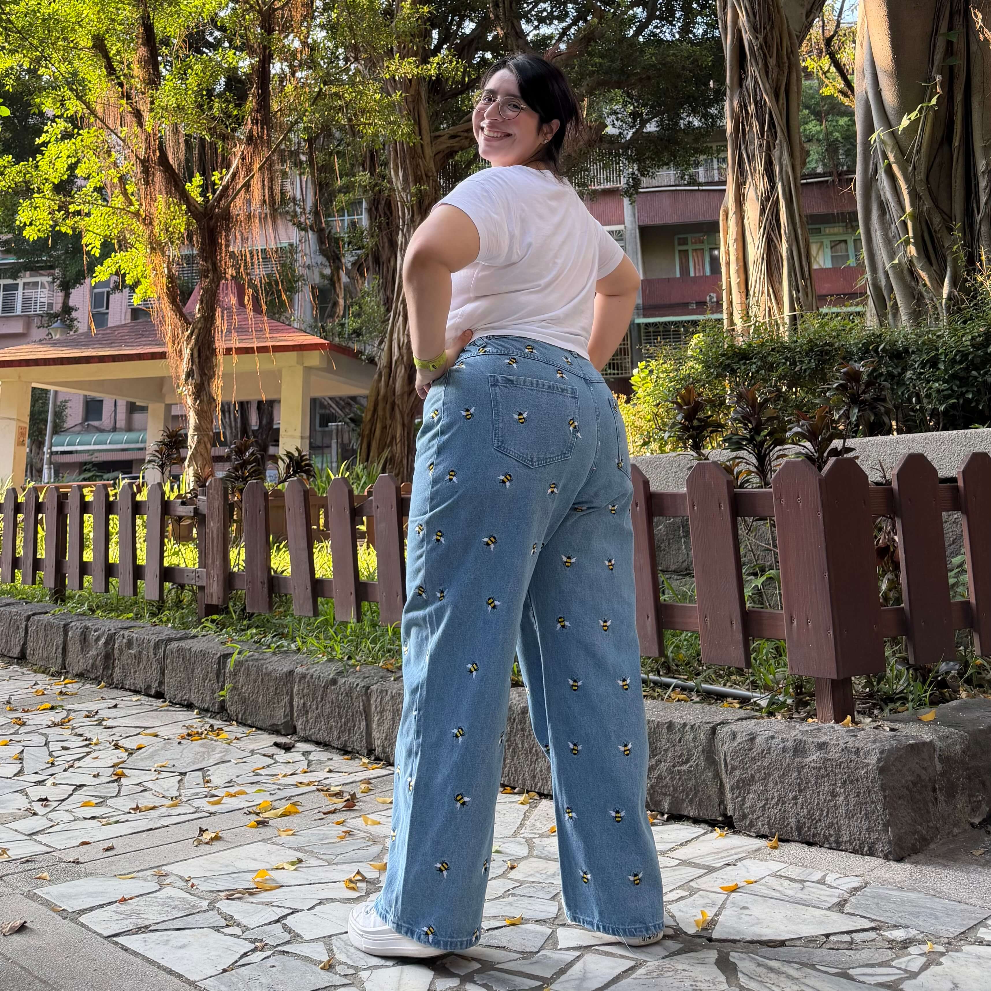 29" Inseam Jeans - Light Wash with Bees